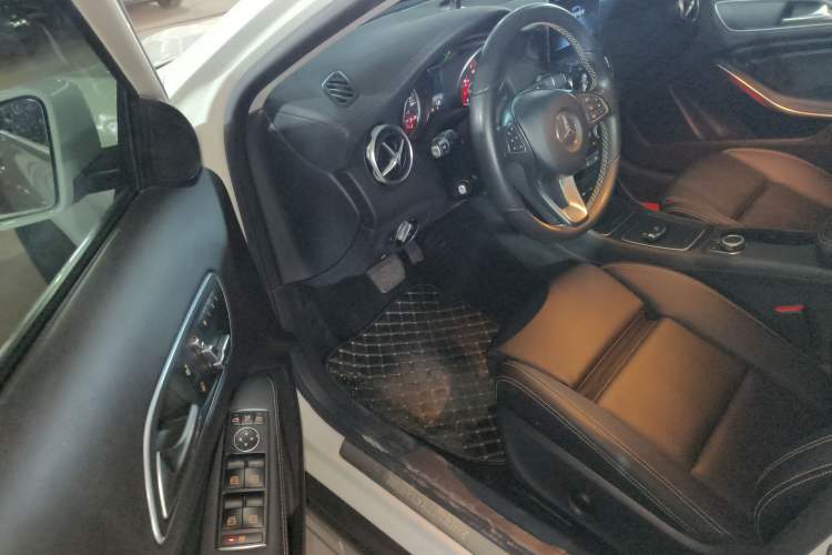 Used Mercedes-Benz GLA 2018 GLA 200 Fashion Model