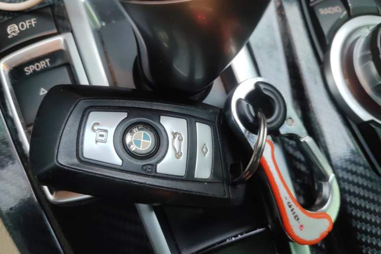 Used BMW 5 Series 2014 520i Elegant Edition