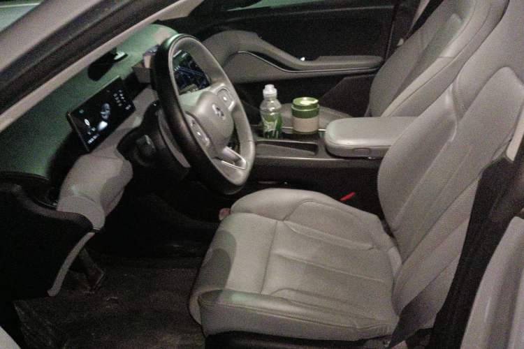 Used Nio ET5 2022 75 kWh Left Front Seat