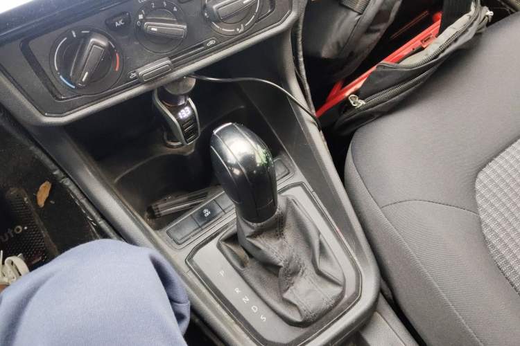 Used Volkswagen Santana 2018 1.5L Automatic Fashion Edition Gear Lever