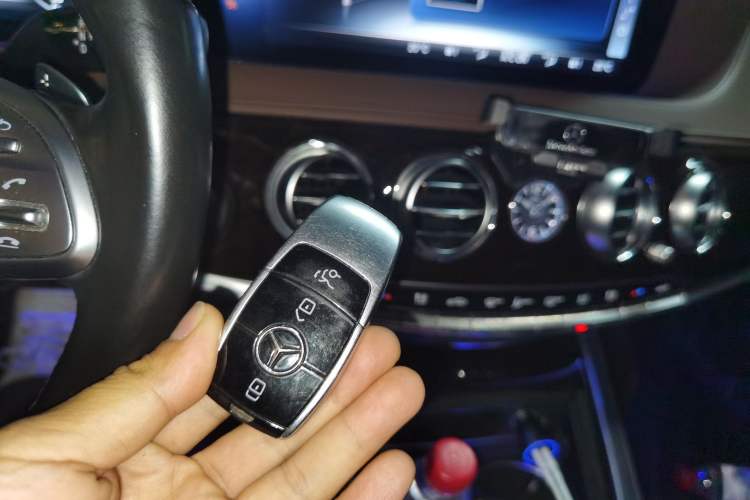 Used Mercedes-Benz Maybach S-Class 2019 S 560 4MATIC Vehicle Key