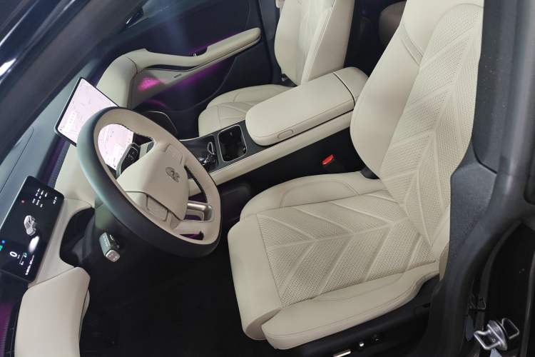 Used Nio ET5T 2025 75 kWh Touring Left Front Seat