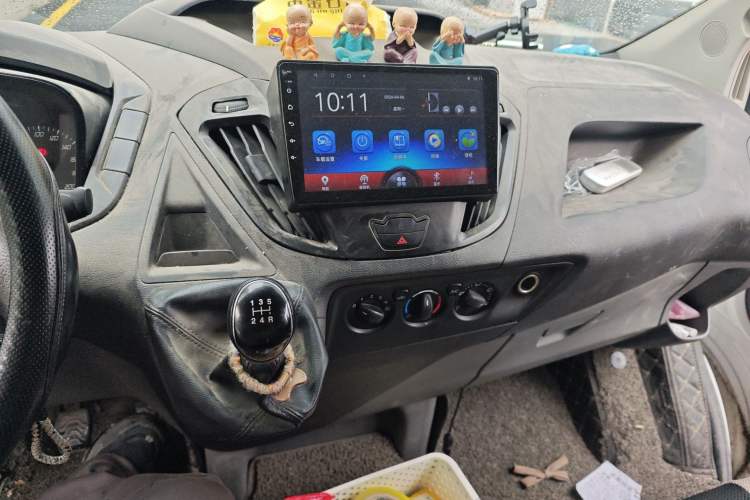 Used Ford Transit 2019 2.0T Diesel Multi-Purpose Commercial Vehicle Mid-Drive Mid-Roof 6-Seater China VI Standard
