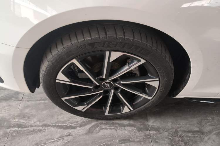 Used Audi A4L 2023 40 TFSI Luxury Dynamic Model
