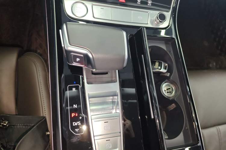 Used Audi A8 2019 Plus A8L 50 TFSI quattro Comfort Model Gear Lever