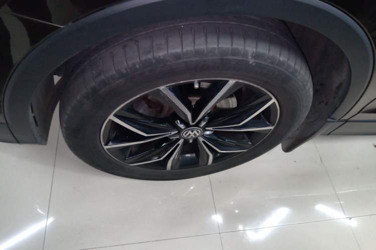 Used Volkswagen Tiguan L 2017 380TSI Automatic All-Wheel-Drive Flagship Edition
