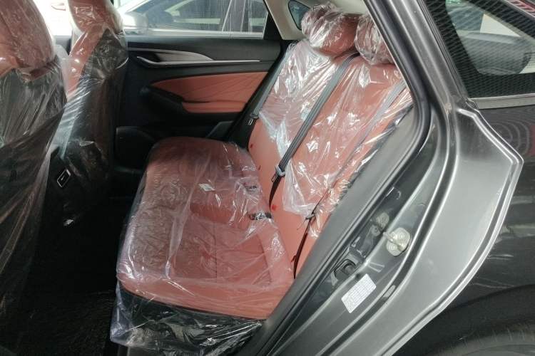 Used CHANGAN Eado 2025 PLUS 1.4T Dual-Clutch High-Energy Version Left Rear Seat