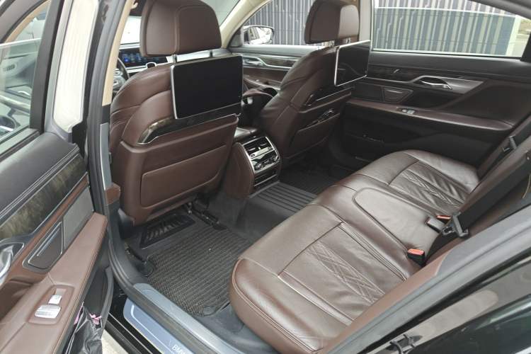 Used BMW 7 Series 2016 740Li Luxury Edition Interior 4