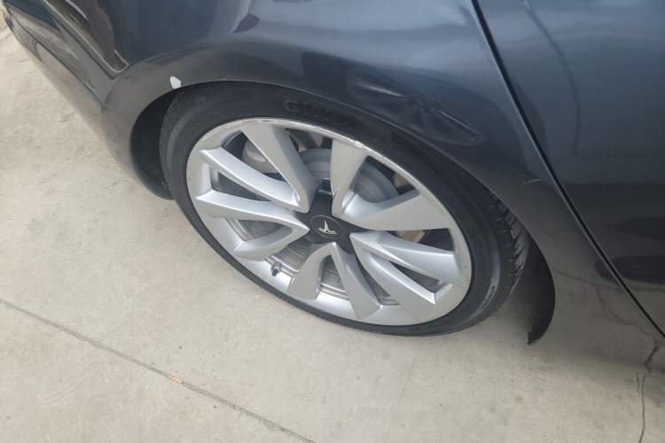 Used Tesla Model 3 2019 Standard Range Rear-Drive Upgraded Version Right Rear Wheel Hub