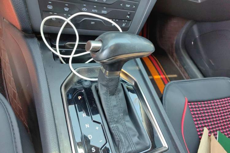 Used Hongqi H7 2019 2.0T Elite Edition Gear Lever