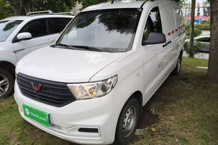 Used Wuling Hongguang V 2022 1.5L Jingqu Edition Enclosed-Window Vehicle with Electric Power Steering LAR