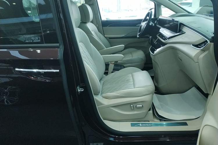 Used Buick GL8 2020 Avenir Avia Six-Seat Deluxe Edition
