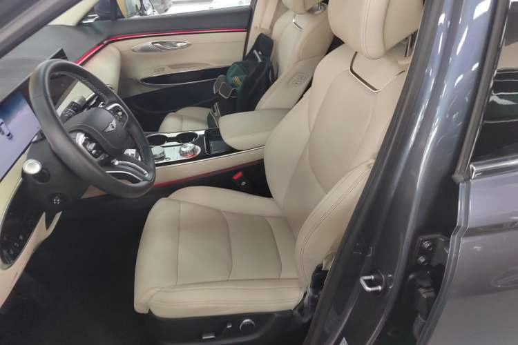 Used Genesis GV70 2025 2.5T Two-Wheel-Drive Luxury Edition