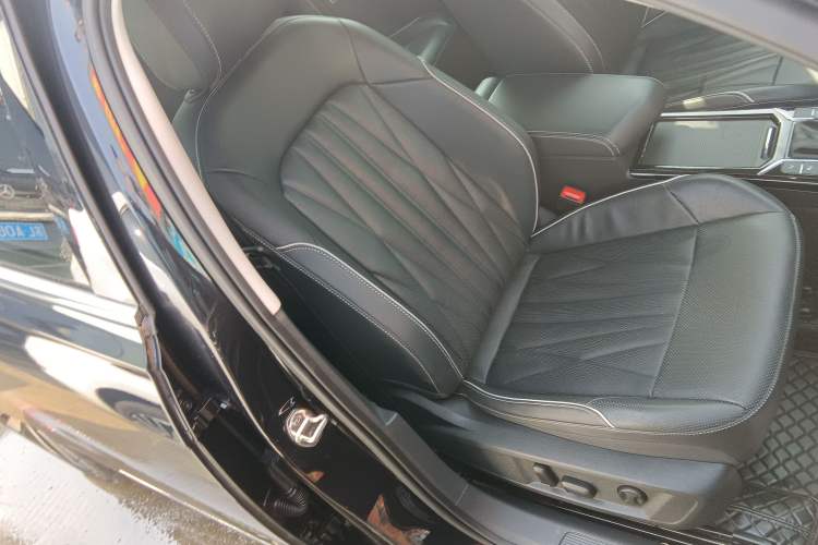 Used Volkswagen Passat 2022 330TSI Luxury Edition Custom Version