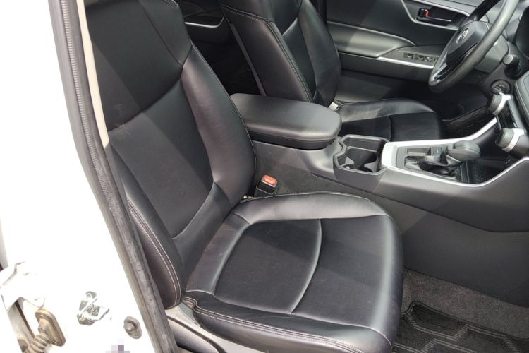 Used Toyota RAV4 2022 2.0L CVT Two-Wheel Drive Urban Edition
