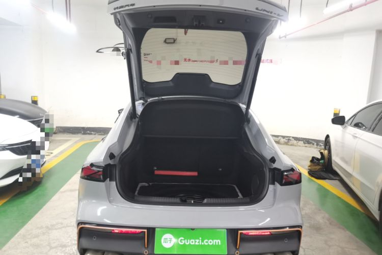 Used CHANGAN UNI-V 2022 2.0T Leading-Speed Edition Trunk