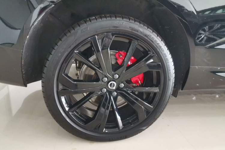 Used Volvo XC60 New Energy 2025 Plug-in Hybrid Long-Range All-Wheel Drive Zhiyuan Extreme Night Black Edition