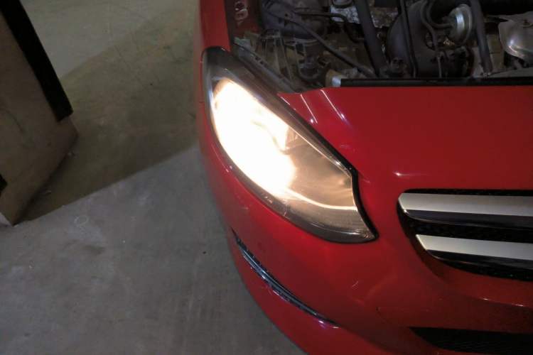 Used Mercedes-Benz B-Class 2017 B 200 Sport Edition Right Front Headlight