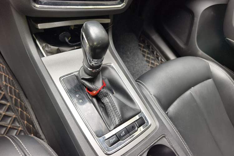 Used Roewe i6 2017 20T Automatic Internet ZhiZun Edition Gear Lever