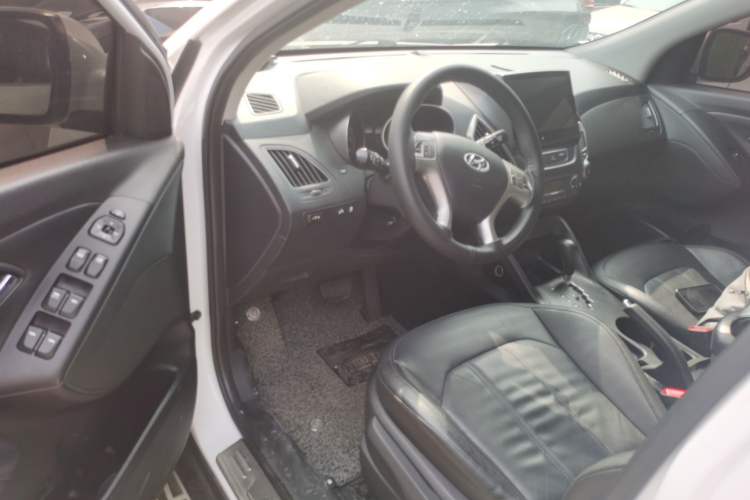 Used Hyundai ix35 2015 2.0L Automatic 2WD Smart Version China V Standard
