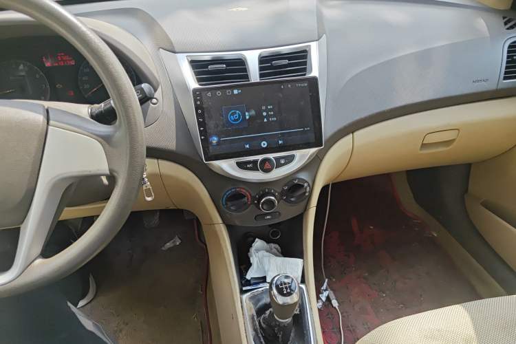 Used Hyundai Verna (older generation) 2010 Sedan 1.4L Manual Comfort GS
