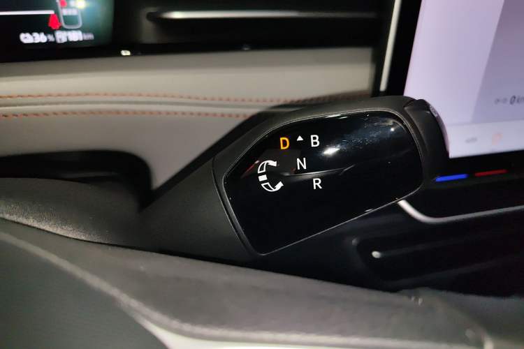 Used Volkswagen ID.7 VIZZION 2024 AIR model Gear Lever