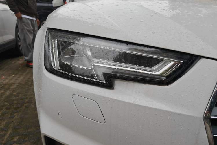 Used Audi A4L 2018 30th Anniversary Edition 40 TFSI Fashion Model Right Front Headlight