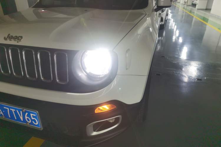 Used Jeep Renegade 2017 180TS Automatic Four-Wheel Drive Superior Edition