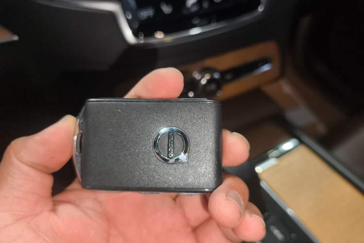 Used Volvo XC90 2021 B5 SmartDrive Luxury Edition 5-seater Vehicle Key