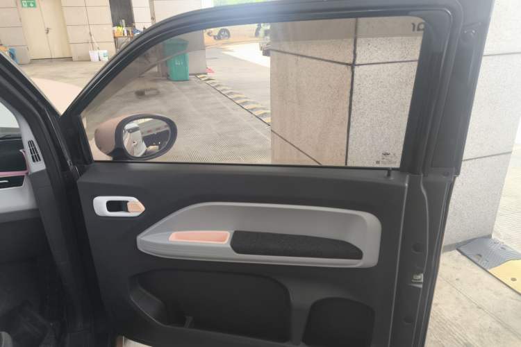 Used Chery New Energy QQ Ice Cream 2022 170km Sundae Phosphate Lithium-Ion