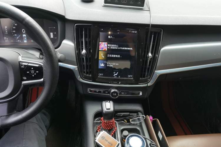 Used Volvo S90 2020 T4 SmartDrive Luxury Edition Audio And AC Panel