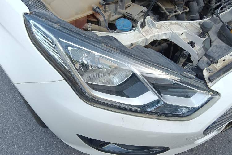 Used Ford Escort 2015 1.5L Automatic Fashion Model
