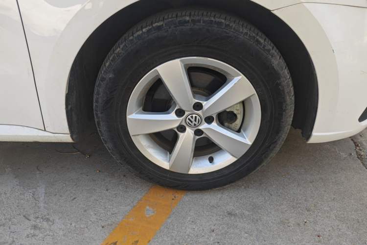 Used Volkswagen Lavida 2019 Lavida Start 1.5L Automatic Trendy Version China VI Standard Right Front Wheel Hub