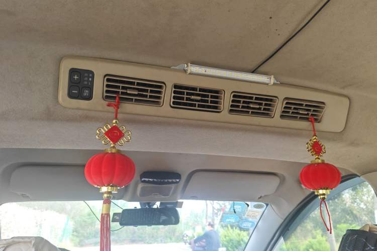 Used Dongfeng Fengon 330 2014 1.5L Manual Utility Version DK15 Headliner