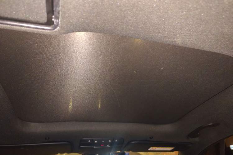 Used Mercedes-Benz GLC 2020 Facelifted GLC 260 L 4MATIC Dynamic Edition Headliner