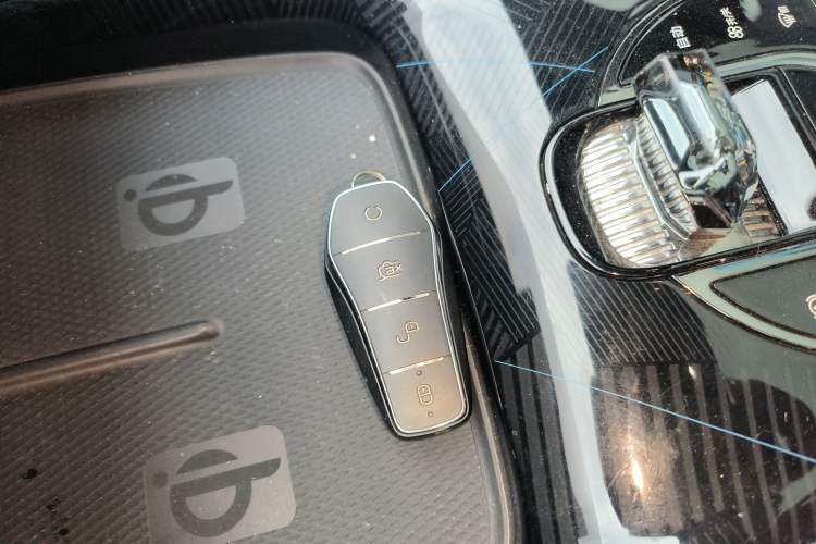 Used BYD Seal 2022 550 km Standard Range Rear-Wheel Drive Elite Version Vehicle Key