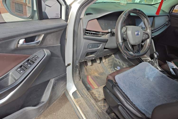Used CHANGAN CS15 2019 1.5L Manual Entry-Level Version China VI Standard Driver Seat