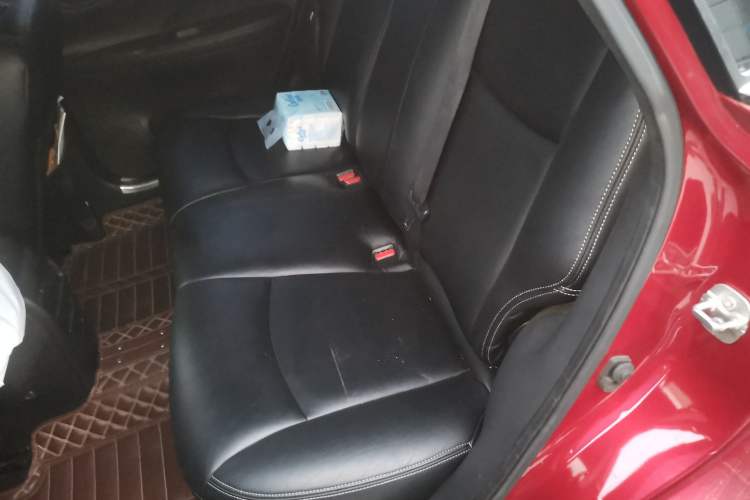 Used Nissan Tiida 2016 1.6L CVT Cool Dynamic Edition
