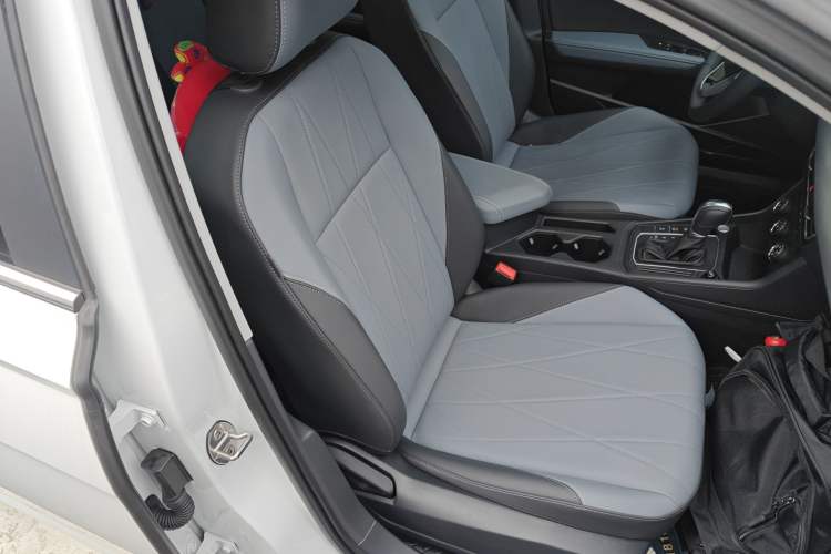 Used Volkswagen Lavida 2024 1.5L Automatic 5 Million Edition Right Front Seat