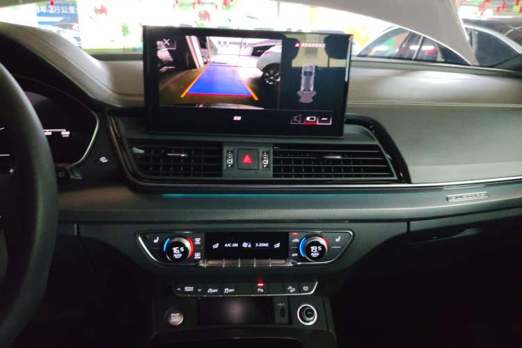 Used Audi Q5L 2023 40T Luxury Dynamic Model Audio And AC Panel