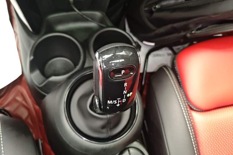 Used MINI 2019 1.5T COOPER Classic Edition Five-Door Version Gear Lever
