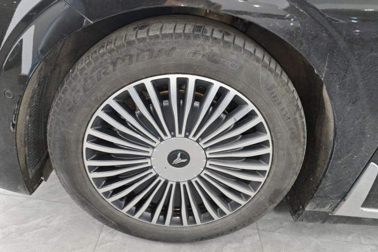 Used VOYAH Dream 2025 PHEV Four-Wheel-Drive Flagship Kunpeng Edition Exterior 4