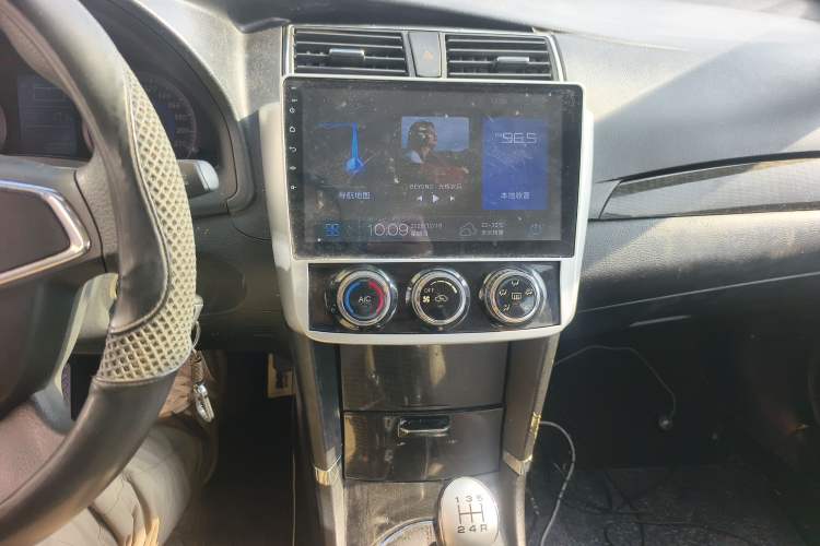 Used Zotye Z300 2016 New Vision 1.5L Manual Entry-Level Model
