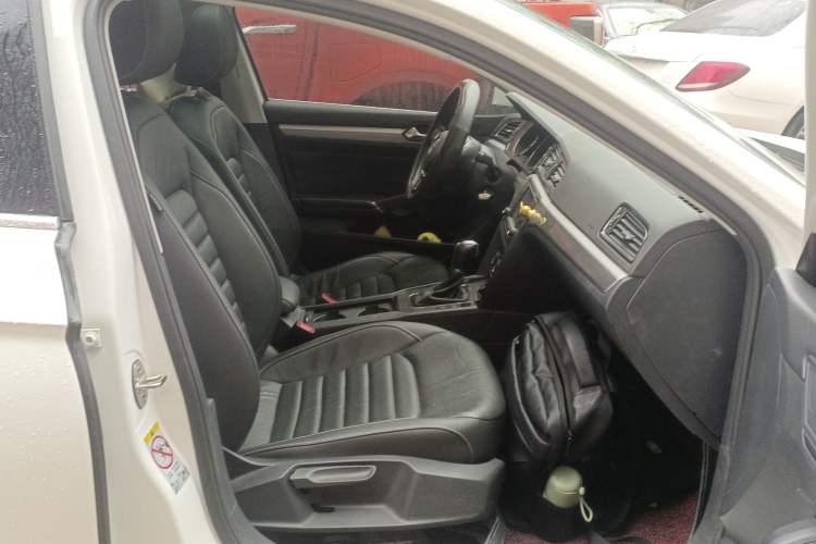 Used Volkswagen Lamando 2017 280TSI DSG Comfort Edition
