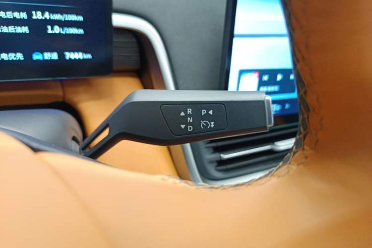 Used Dongfeng eπ eπ008 2025 210 Ultra Range-Extended Version 5 Seats
