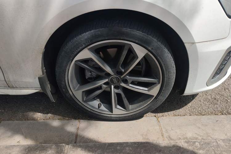 Used Audi A4L 2022 40 TFSI Fashion Dynamic Model Right Front Wheel Hub