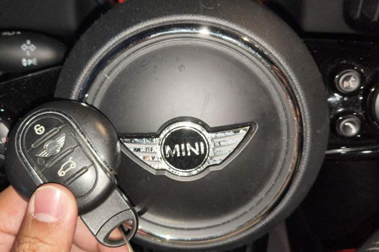 Used MINI Countryman 2017 1.5T COOPER ALL4 Very Holiday Edition Chili Red