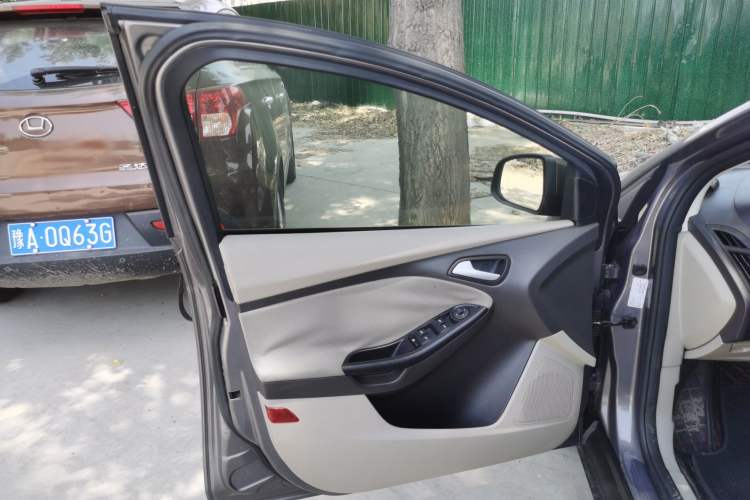 Used Ford Focus 2012 Sedan 1.6L Automatic Comfort Model