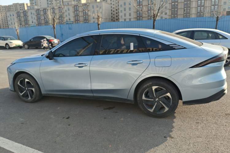 Used Geely Galaxy L6 2025 EM-i 140km Starship Edition
