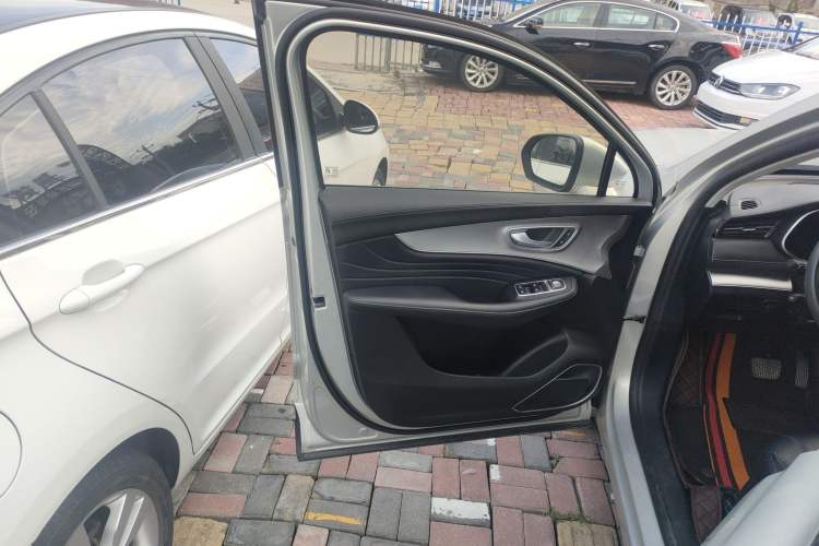 Used Roewe RX5 MAX 2019 400TGI Automatic 4G Connect Luxury Edition